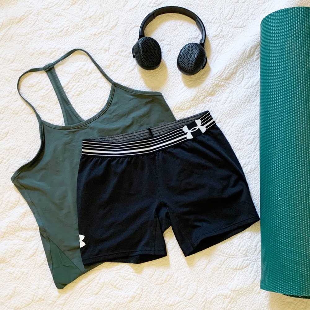 UnderArmour Medium Black Compression Shorts